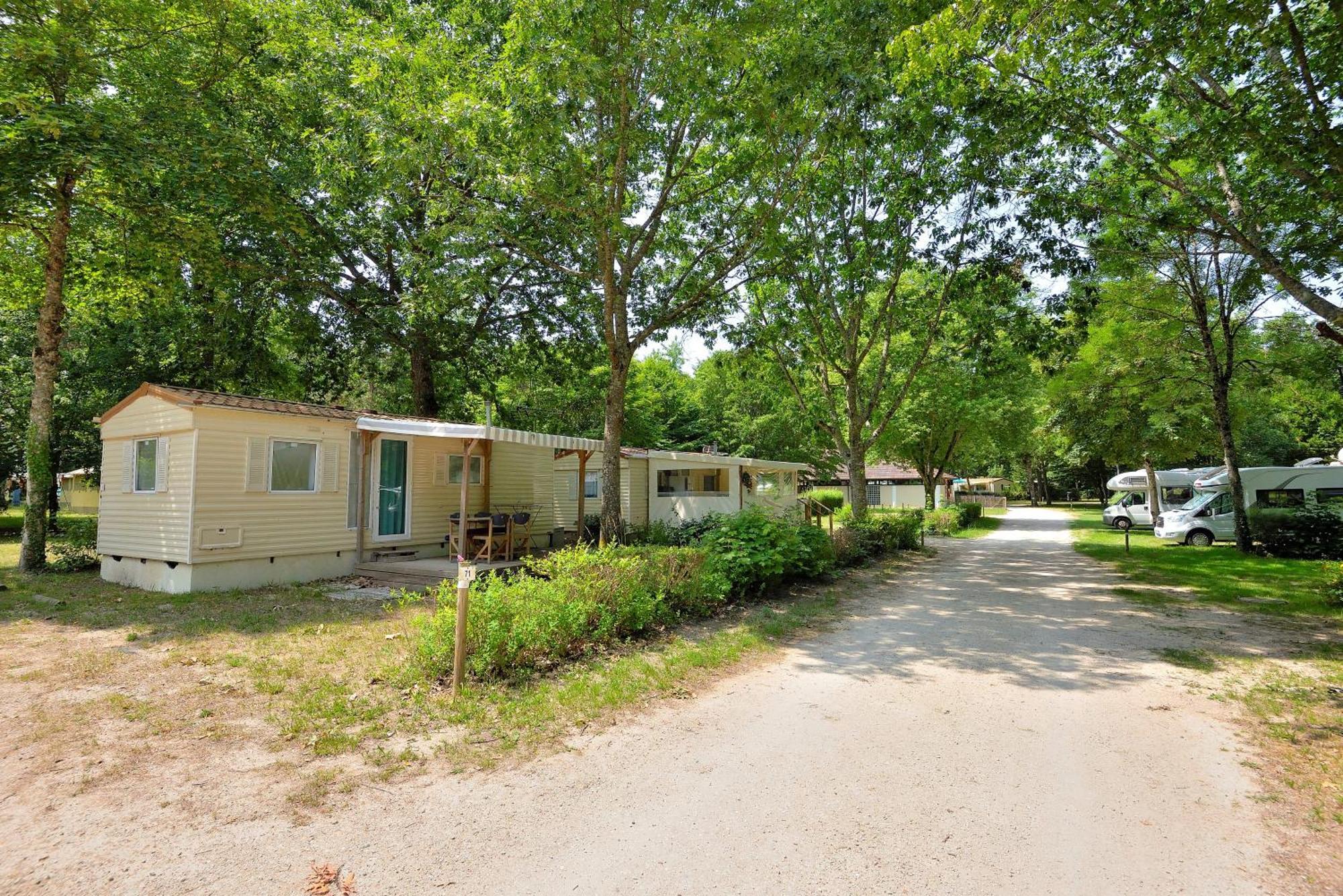 Camping Etang De La Vallee Combreux Dış mekan fotoğraf