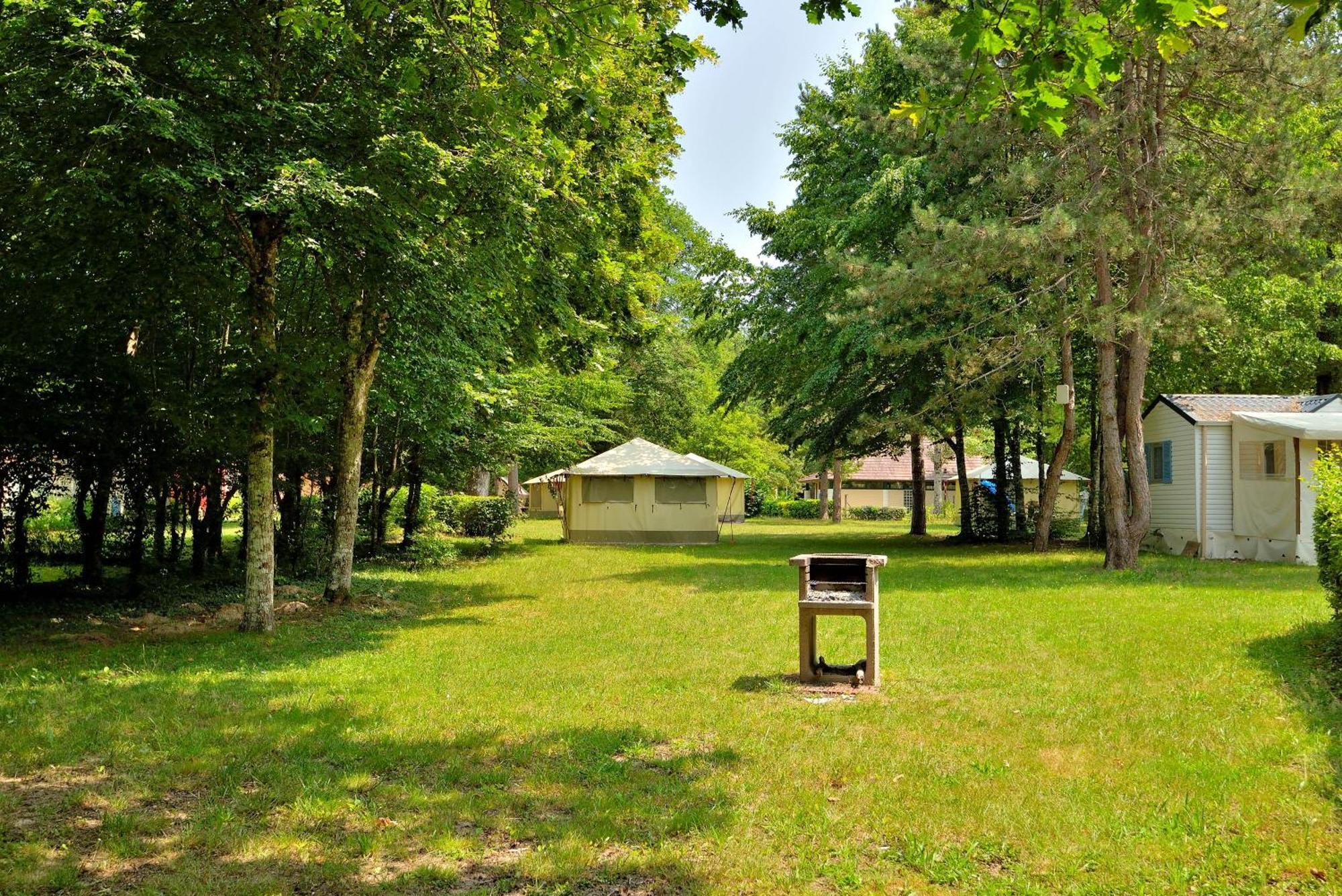 Camping Etang De La Vallee Combreux Dış mekan fotoğraf