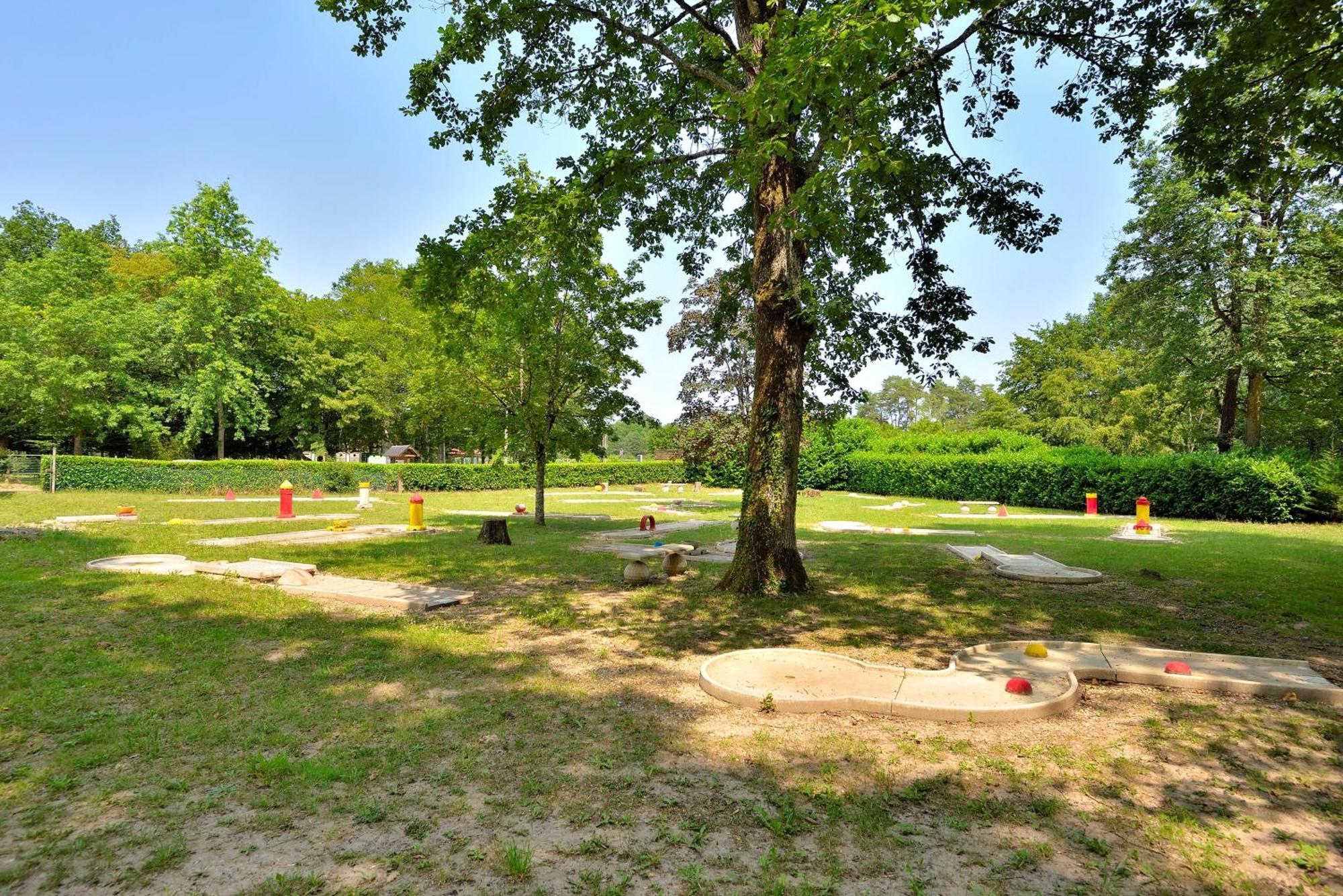 Camping Etang De La Vallee Combreux Dış mekan fotoğraf
