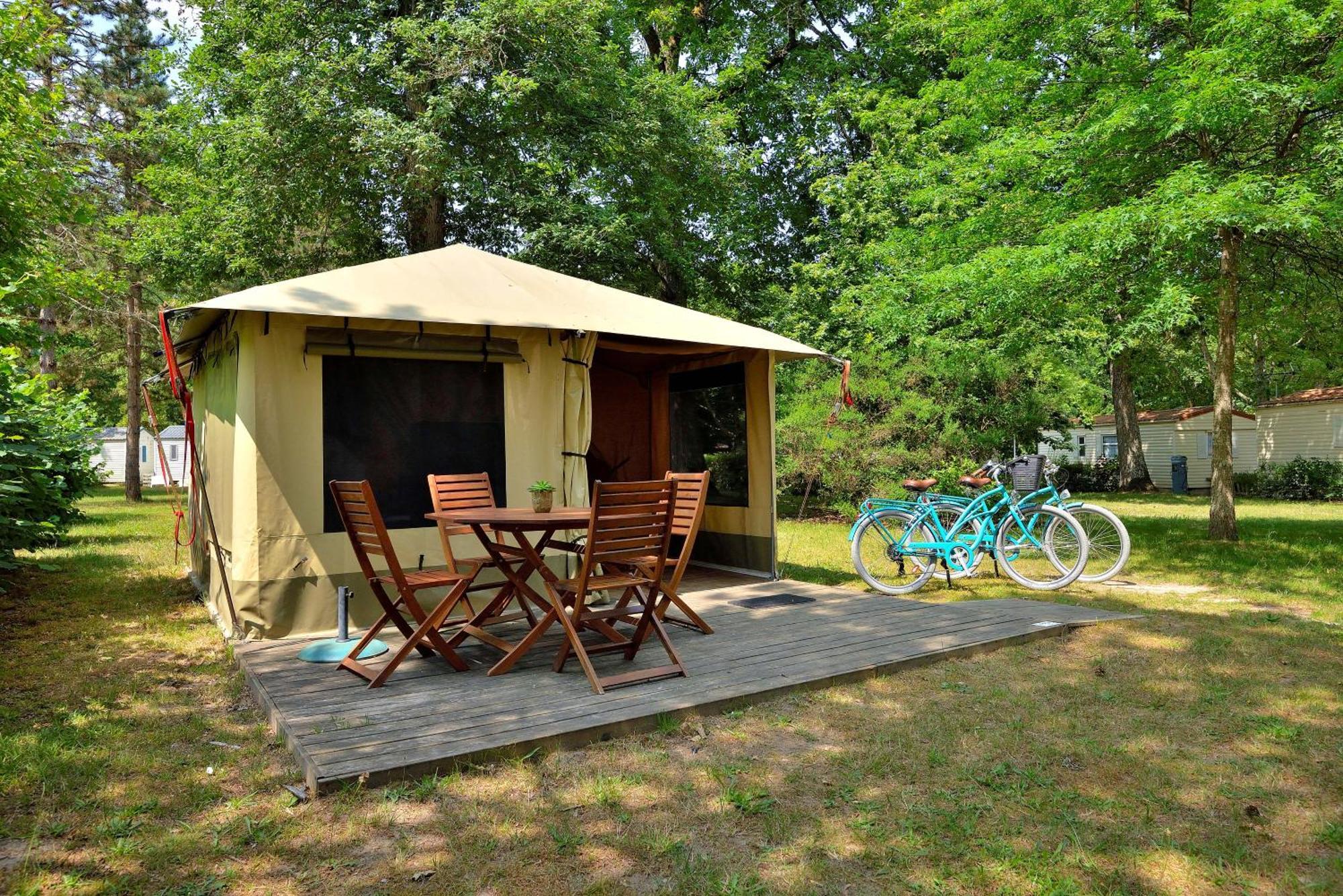 Camping Etang De La Vallee Combreux Dış mekan fotoğraf