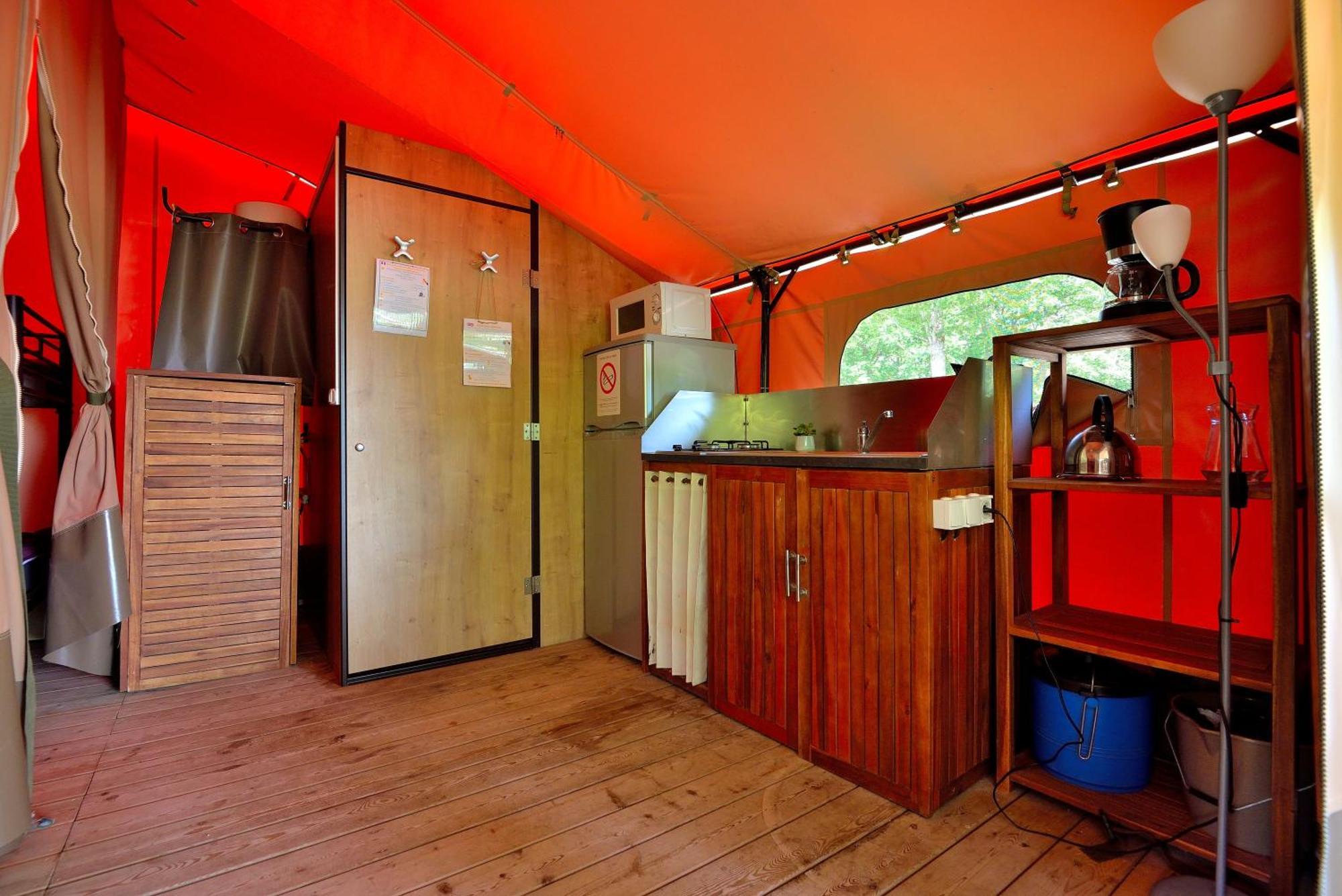Camping Etang De La Vallee Combreux Oda fotoğraf