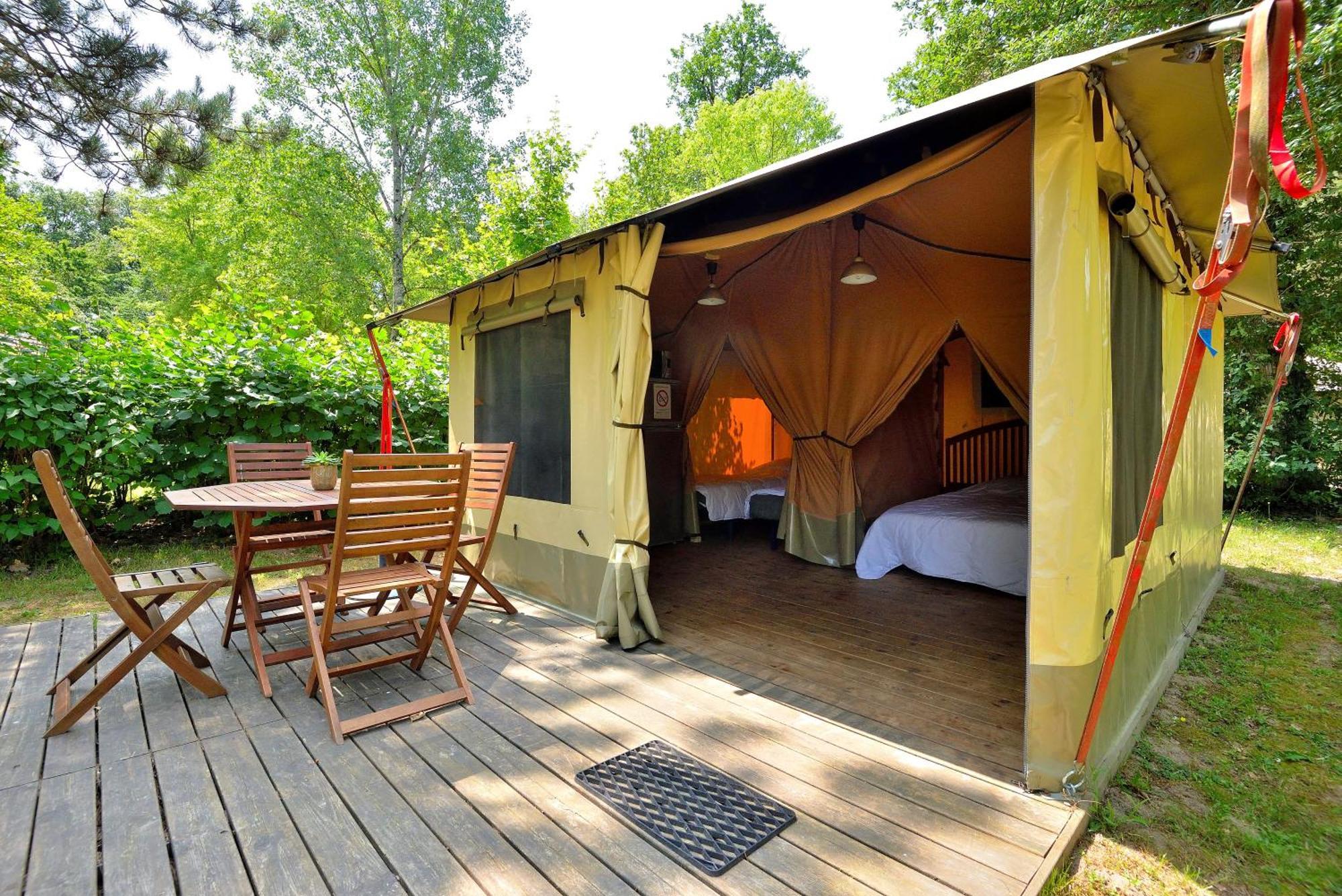 Camping Etang De La Vallee Combreux Oda fotoğraf